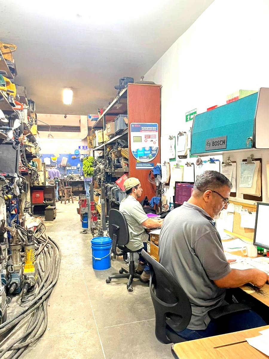 Taller reparación herramientas eléctricas Medellín - Servifijaciones A.Z. S.A.S.