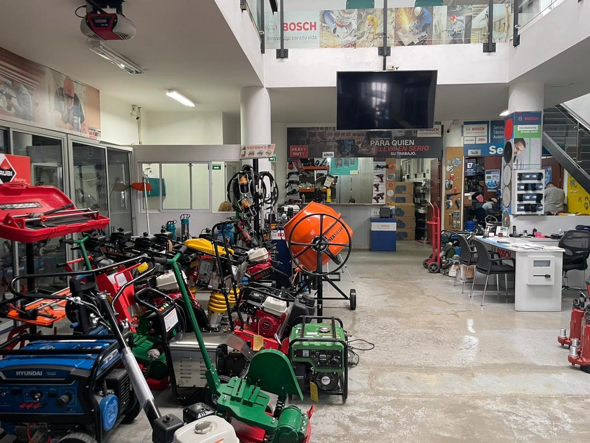 Local Servifijaciones A.Z. S.A.S. - Equipos de construcción en Medellín